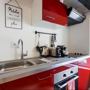 home-suite-home-grands-boulevards-51-75002-2.fr-paris.fr/